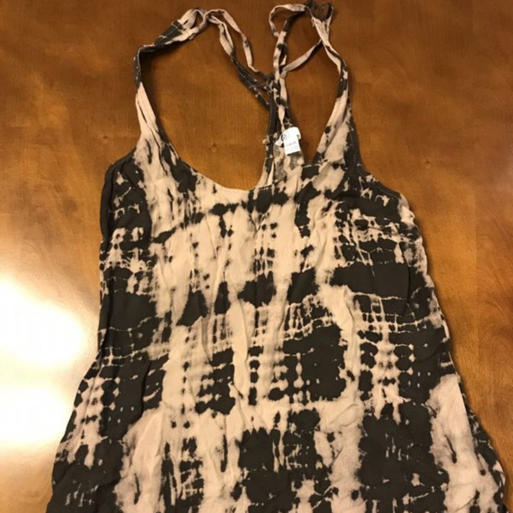 Volcom tank